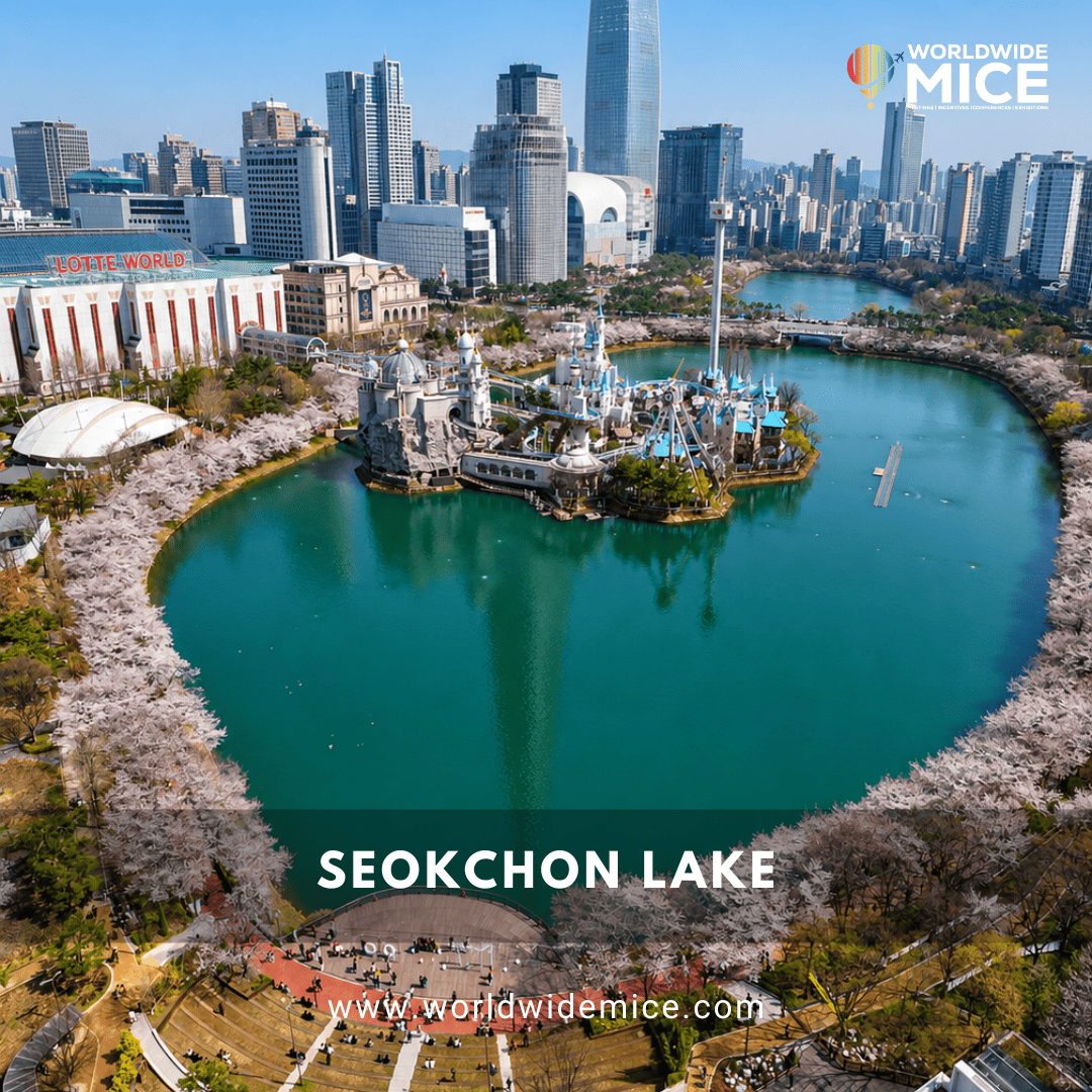 Seokchon Lake